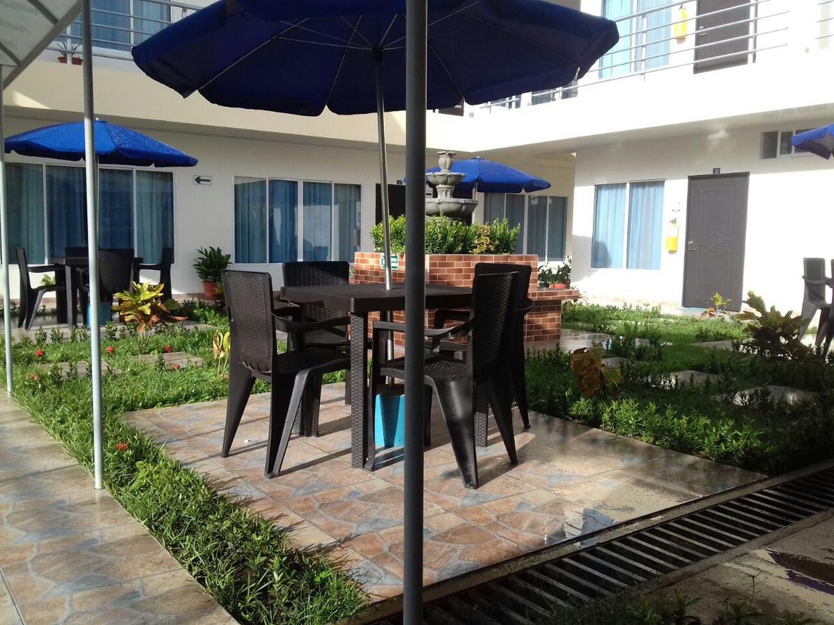 Hotel La Fuente J.N La Macarena Екстер'єр фото