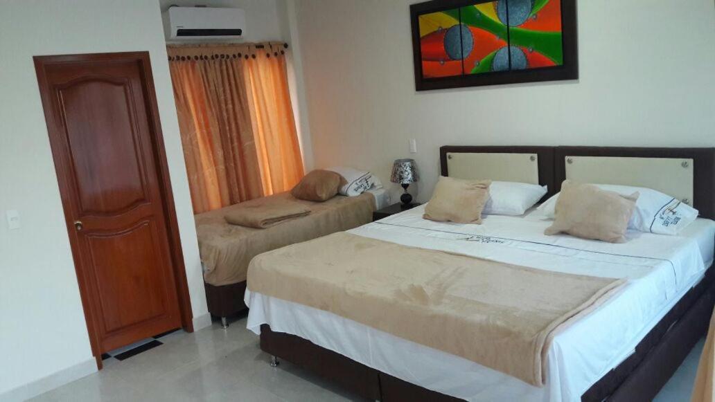 Hotel La Fuente J.N La Macarena Екстер'єр фото
